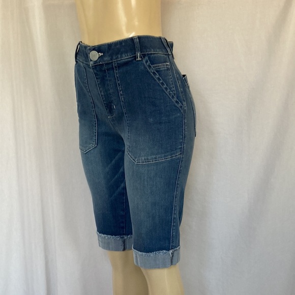 DEMOCRACY Jeans Tummy Control Size 4 Blue Denim Fray Cuffed Bermuda Shorts NWOT - Picture 7 of 8